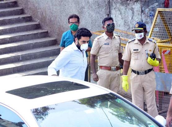 श्मशान घाट पहुंचा ऋषि कपूर का पार्थिव शरीर,अंतिम विदाई में 25 लोग शामिल