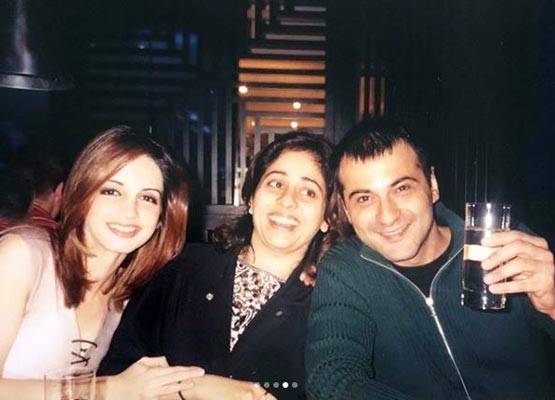 तापसी से लेकर शनाया तक, इस स्टार्स की पुरानी तस्वीरें हो रही हैं वायरल