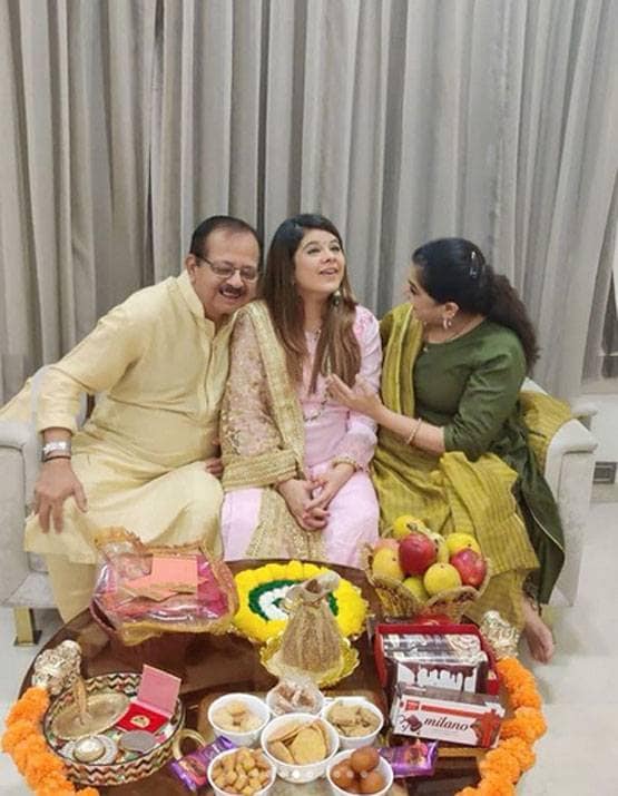 लॉकडाउन में TV एक्ट्रेस की गोदभराई, परिवार ने खास अंदाज में किया सेलिब्रेट