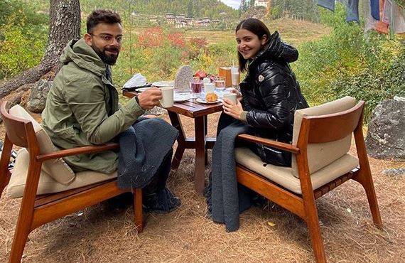 फोटो शेयर कर बोले विराट-अनुष्का, स्माइल फेक होगी लेकिन हम नहीं