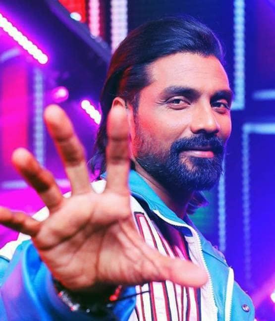 शाहरुख संग किया बैकग्राउंड में डांस, अब इंडस्ट्री का बड़ा नाम, कौन है ये?