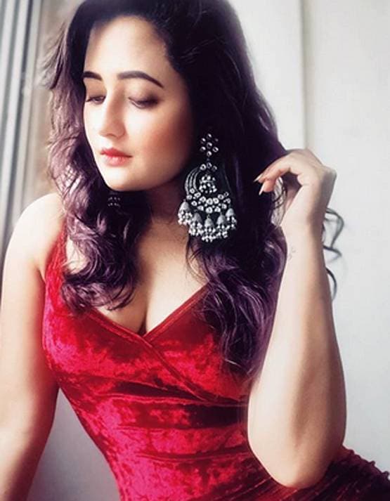 रश्मि देसाई के लिए वरदान बना लॉकडाउन, फैमिली संग बिगड़े रिश्ते सुधार रहीं