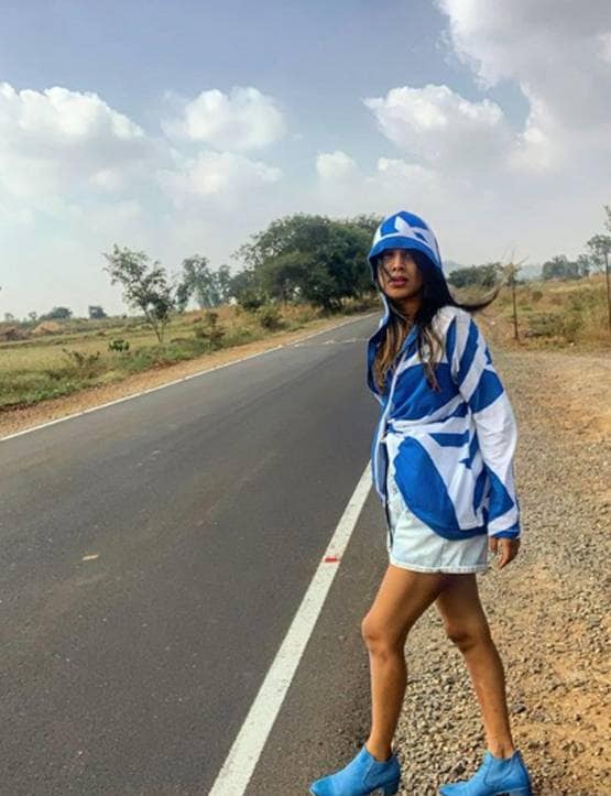 लॉकडाउन में निया शर्मा ने बीता साल किया याद, शेयर की स्टनिंग फोटोज