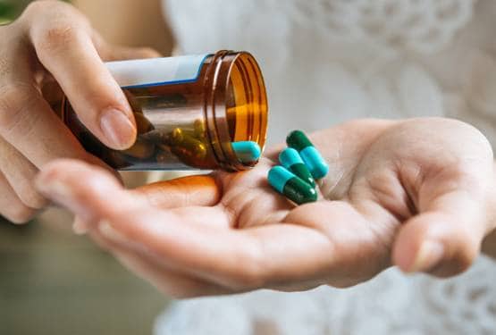 कोरोना वायरस के खतरे से बचना है तो ना करें ये 7 काम