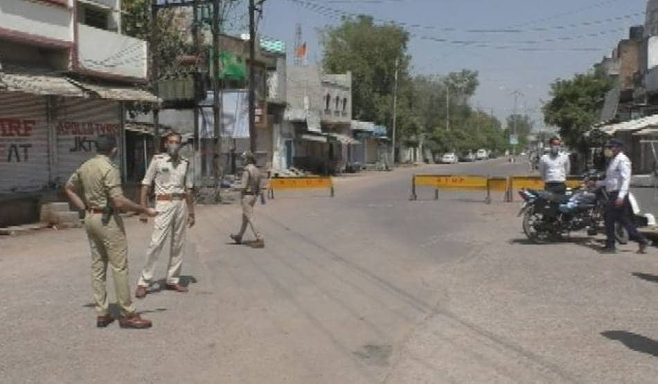 पत्नी नहीं करती लॉकडाउन का पालन, पति ने पुलिस से की शिकायत