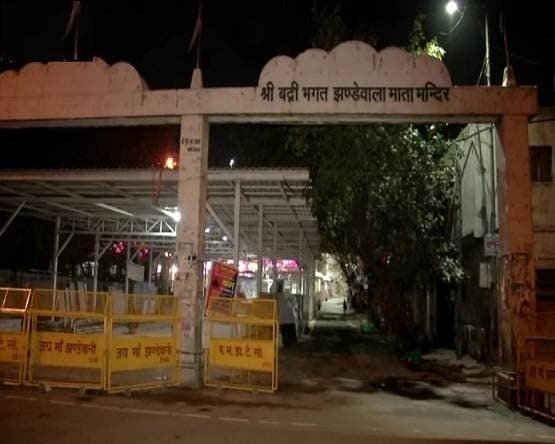 महाष्टमी पर सूना पड़ा रहा दिल्ली का झंडेवाला मंदिर, देखें तस्वीरें