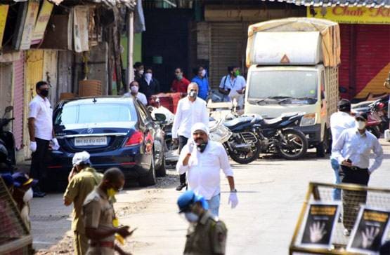 श्मशान घाट पहुंचा ऋषि कपूर का पार्थिव शरीर,अंतिम विदाई में 25 लोग शामिल