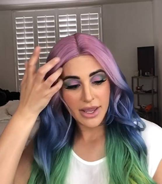 बोरियत को दिया मेकअप का टच, डिजनी प्रिंसेस की तरह तैयार हुईं नरगिस