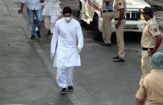 आलिया से करीना तक ऋषि कपूर को अलविदा कहने श्मशान पहुंचे ये सितारे