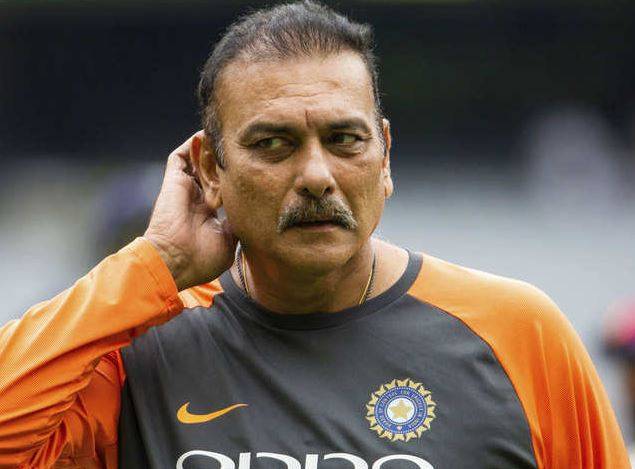 मियांदाद बोले- शास्त्री को कमरे से निकाल कर स्विमिंग पूल में फेंक दिया था