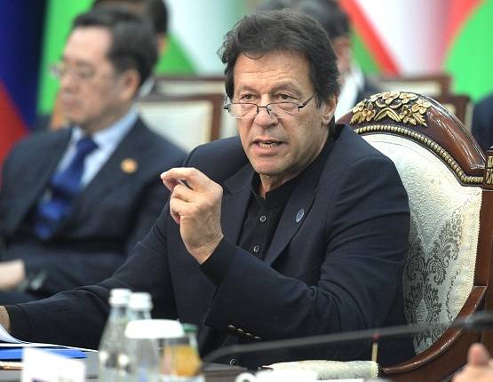 PAK: छोटे कपड़े वाली महिलाओं के कारण कोरोना, मौलाना के बयान पर बवाल