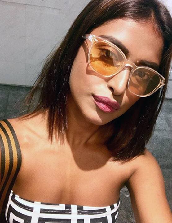 रियल लाइफ में ग्लैमरस हैं 'कार्तिक पूर्णिमा' की पौलोमी दास, PHOTOS