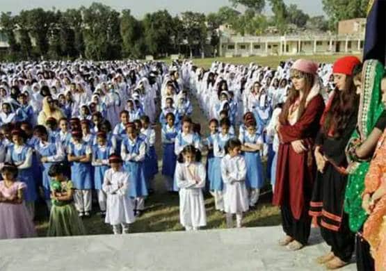 लॉकडाउन में 10 घंटे पढ़ रहे हैं पाकिस्तान के बच्चे, यहां लगती है खास क्लास