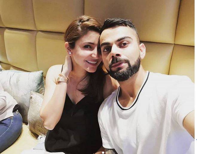 फोटो शेयर कर बोले विराट-अनुष्का, स्माइल फेक होगी लेकिन हम नहीं