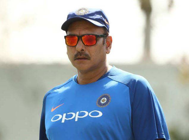 मियांदाद बोले- शास्त्री को कमरे से निकाल कर स्विमिंग पूल में फेंक दिया था