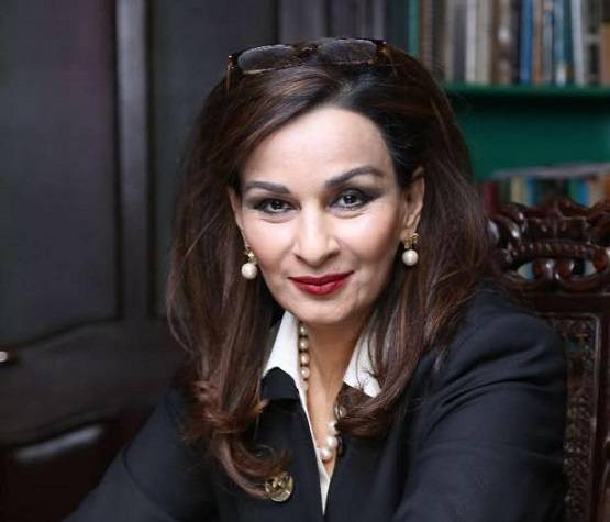 PAK: छोटे कपड़े वाली महिलाओं के कारण कोरोना, मौलाना के बयान पर बवाल