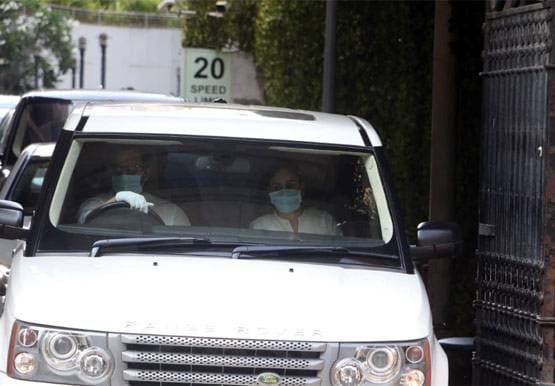 इलेक्ट्र‍िक प्रणाली से हुआ ऋषि कपूर का अंतिम संस्कार, परिवार ने दी श्रद्धांज‍लि