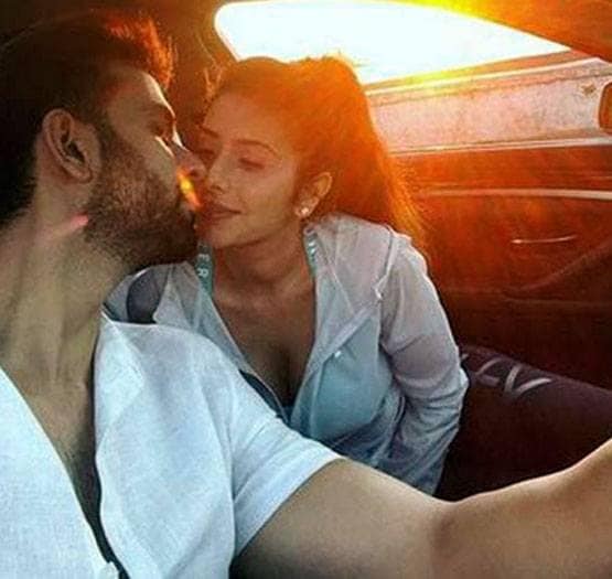 सुष्मिता सेन की भाभी का ट्रोल्स को जवाब, शेयर की थीं इंटीमेट तस्वीरें