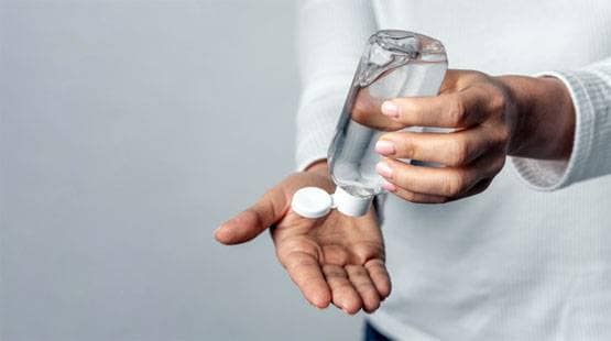 ATM से भी फैल रहा कोरोना, पैसे निकालते समय बरतें ये 8 सावधानियां