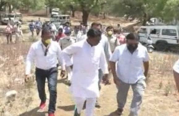 लॉकडाउन में पुलिस को देख भाग रहा था शख्स, जमीन पर गिरते ही मौत