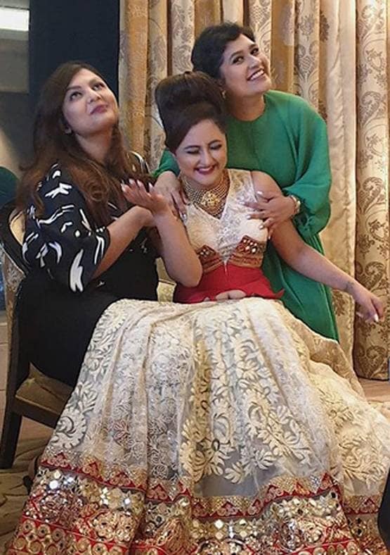 रश्मि देसाई के लिए वरदान बना लॉकडाउन, फैमिली संग बिगड़े रिश्ते सुधार रहीं