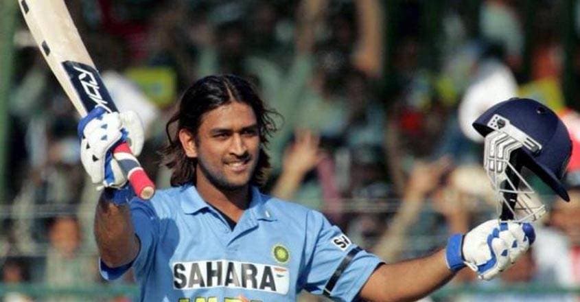 धोनी को नेहरा ने मैदान पर दी थी गाली, अब 15 साल बाद दी सफाई