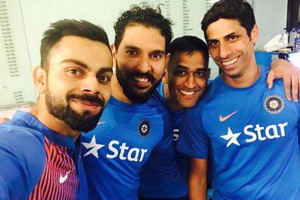 धोनी को नेहरा ने मैदान पर दी थी गाली, अब 15 साल बाद दी सफाई