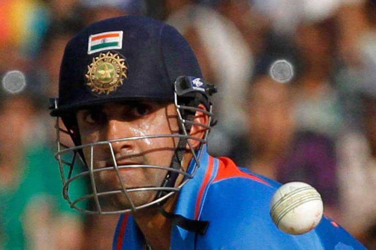 धोनी के वर्ल्ड कप में विनिंग छक्के पर गंभीर ने उठाए सवाल, भड़के फैंस