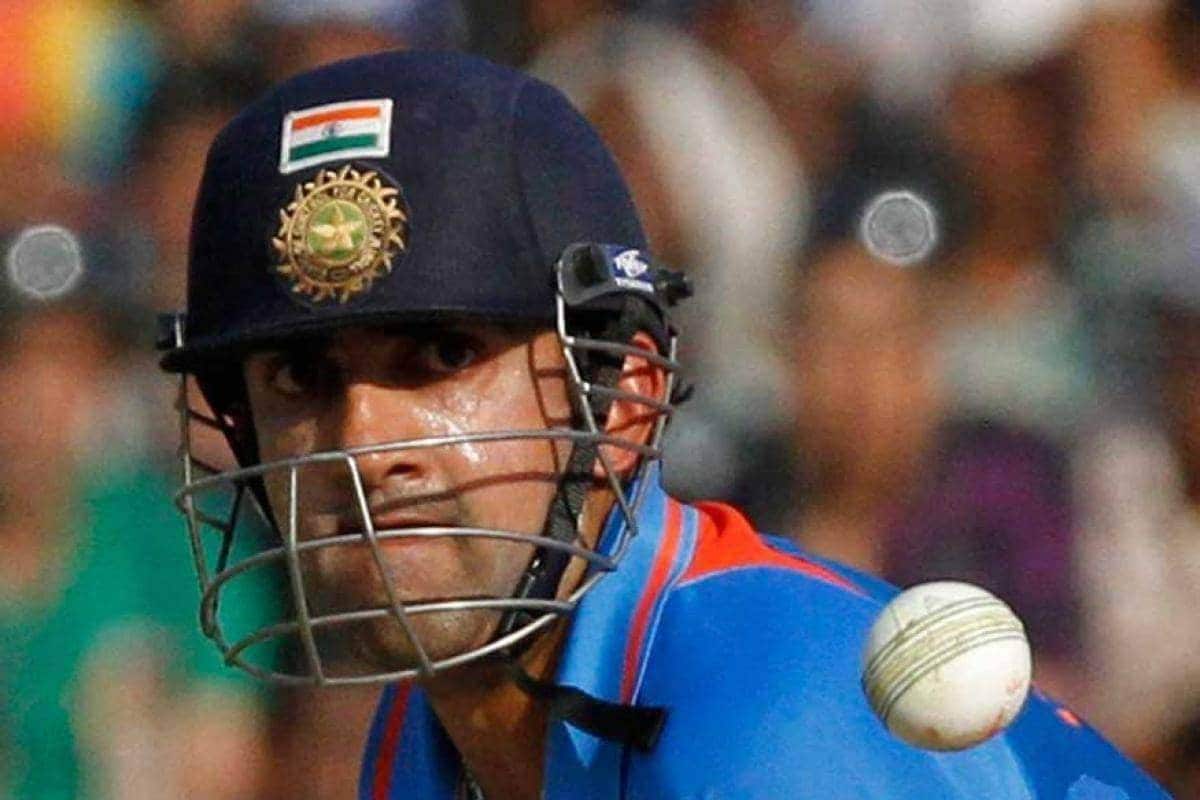 लोगों के पटाखे फोड़ने पर भड़के गंभीर, अश्विन बोले- कहां से खरीद लाए