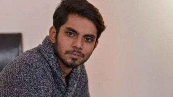 फिल्मी बैकग्राउंड के बावजूद स्पोर्ट्समैन बनना चाहते थे आदित्य रावल, ये है कहानी