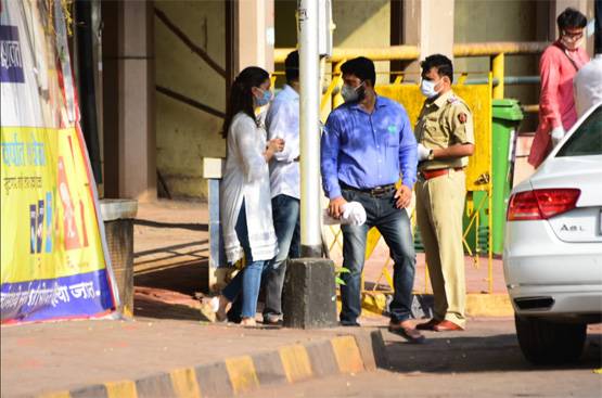 ऋषि कपूर के जाने से सदमे में रणबीर कपूर, इमोशनल दिखीं आलिया