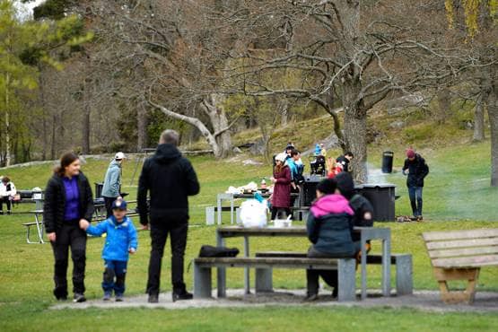 न बार-रेस्त्रां बंद, न दुकानें और स्कूल: कोरोना से ऐसे लड़ रहा ये देश