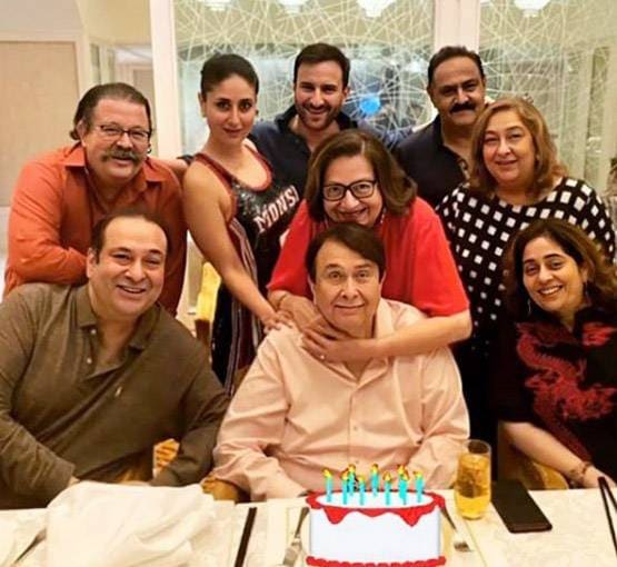 पहले लव मैरिज फिर 32 सालों का अलगाव, ऐसी है बबीता-रणधीर की लव स्टोरी