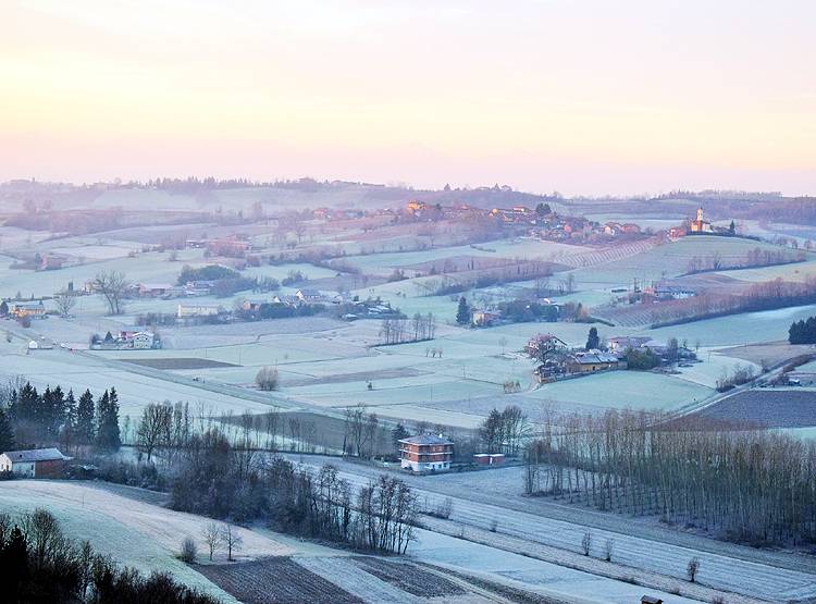 इटली में कोरोना से गई 13 हजार की जान, 'जादुई कुएं' से बचा ये गांव
