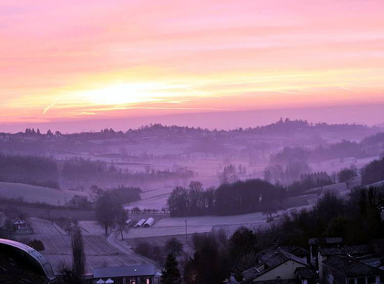 इटली में कोरोना से गई 13 हजार की जान, 'जादुई कुएं' से बचा ये गांव