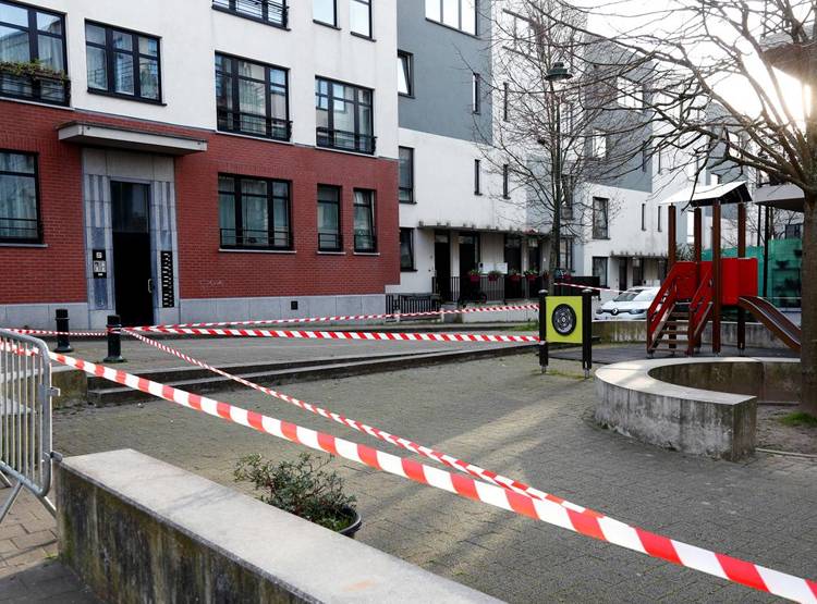 चीन से 300 गुना छोटा देश, लेकिन कोरोना से मौतों में निकला आगे