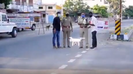 सिर पर आ गया ड्रोन तो सरपट घर को भागे लोग, लॉकडाउन का मजेदार वीडियो