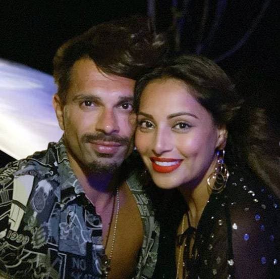 मैरिज एनिवर्सरी से पहले बिपाशा ने शुरू की तैयारी, बनाए बेसन के लड्डू