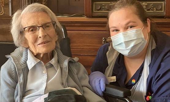 दो विश्व युद्ध देखे, 106 साल की महिला ने अब कोरोना को भी हराया