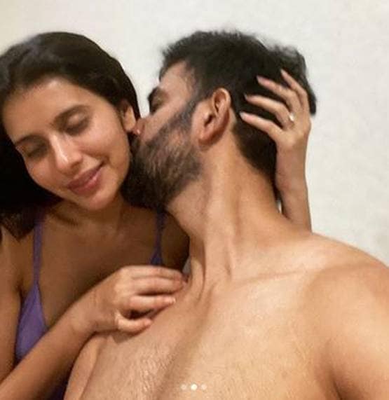 सुष्मिता सेन के भाई-भाभी ने शेयर की इंटीमेट तस्वीरें, सोशल पर हुए ट्रोल