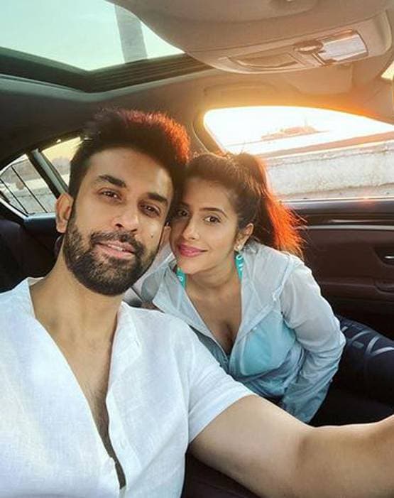 सुष्मिता सेन के भाई-भाभी ने शेयर की इंटीमेट तस्वीरें, सोशल पर हुए ट्रोल