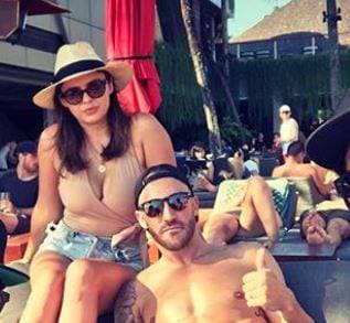 अफ्रीकी बल्लेबाज को नन्हे मेहमान का इंतजार, शेयर की वाइफ की फोटो