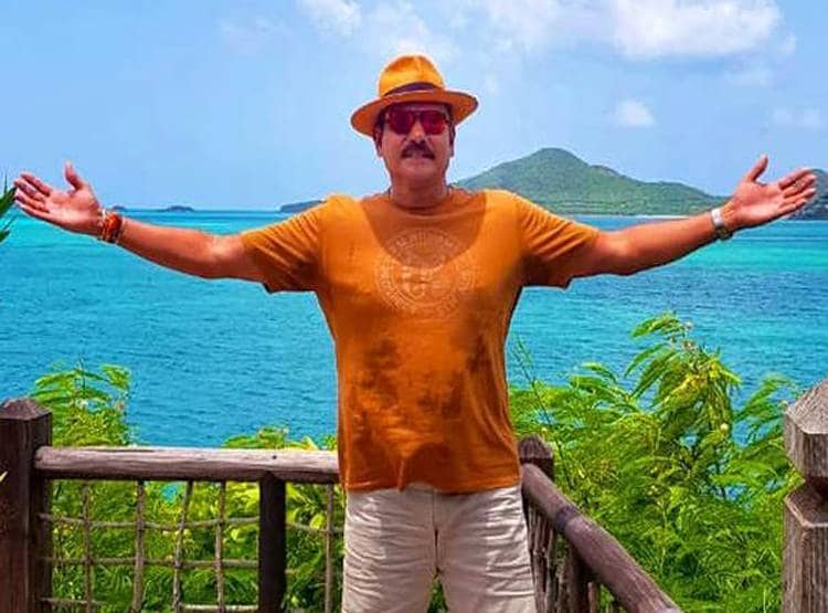 मियांदाद बोले- शास्त्री को कमरे से निकाल कर स्विमिंग पूल में फेंक दिया था