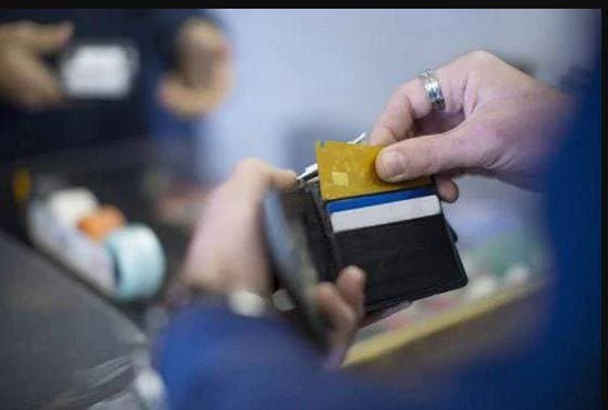 घर से ही निपटाएं बैंकिंग से जुड़े काम, इन बातों का रखें ध्यान