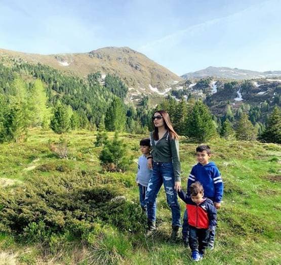 कोरोना से बचने के लिए PM मोदी के इस सुझाव को फॉलो कर रहीं सेलिना जेटली