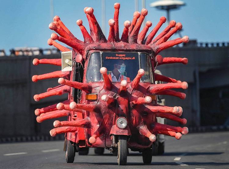 कोरोना काल में दुनिया का हाल... देखें एक वायरस से जंग ने दिखाए कैसे-कैसे रंग!