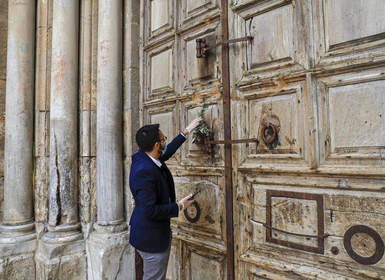 कोरोना का ऐसा कहर, जिस चर्च में यीशु को लटकाया था, वो 700 साल बाद बंद