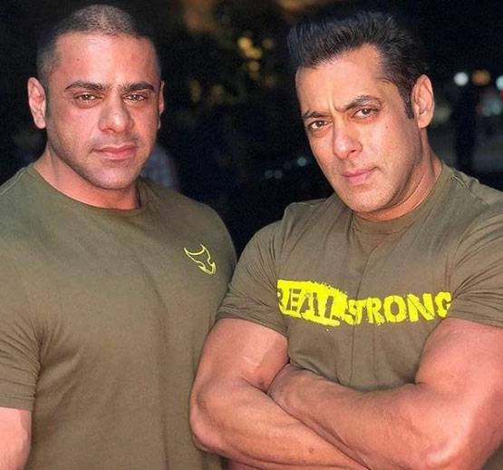 पूर्व मिस इंडिया संग रिलेशन में थे अब्दुल्ला, कुछ महीने पहले हुए थे अलग