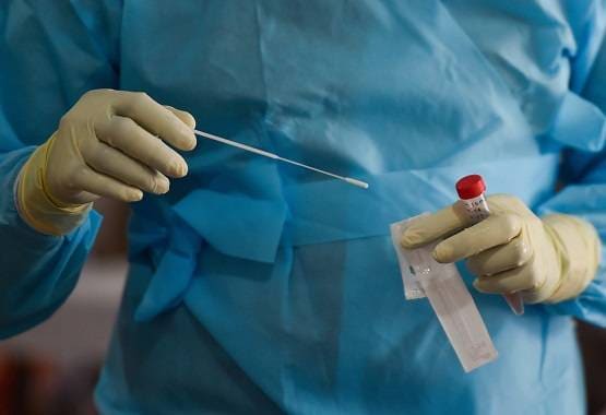 बदल रहा है आंखों का रंग तो सावधान, हो सकता है कोरोना वायरस