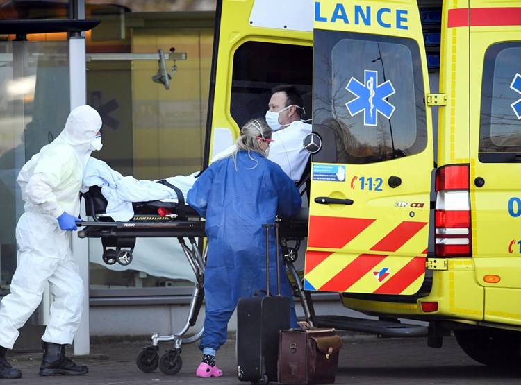 चीन छूटा पीछे, इन 6 देशों में मचा कोरोना का कहर, सबसे ज्यादा मौतें